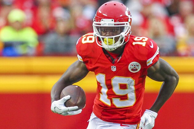 Kansas City Chiefs wide receiver Jeremy Maclin (19) runs against the New York Jets during an NFL game on Sunday Sept. 25, 2016 at Arrowhead Stadium in Kansas City, Mo. The Chiefs won 24-3. (AP Photo/TUSP, Jay Biggerstaff)