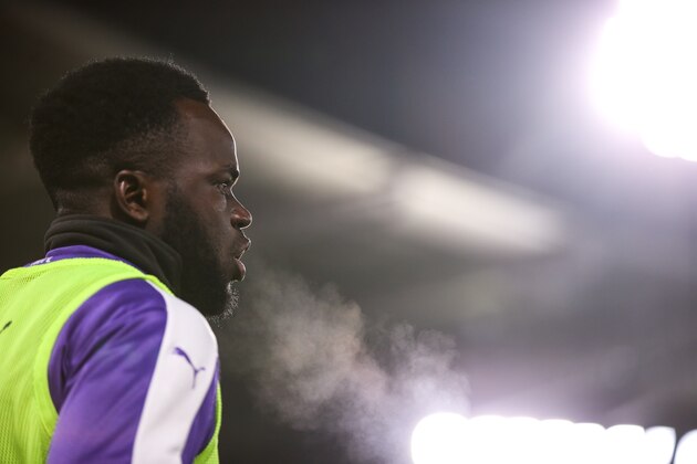 HULL, ENGLAND - NOVEMBER 29: Cheick Tiote of Newcastle United during the EFL Cup Quarter-Final match between Hull City and Newcastle United at KCOM Stadium on November 29, 2016 in Hull, England. (Photo by Robbie Jay Barratt - AMA/Getty Images)