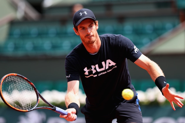 PARIS, FRANCE - JUNE 06:  Andy Murray of Great Britain trains on Court Philippe Chatrier prior to his mens singles Quarter Finals match against Kei Nishikori of Japan on day ten of the 2017 French Open at Roland Garros on June 6, 2017 in Paris, France.  (Photo by Alex Pantling/Getty Images)