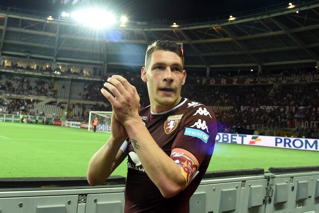 TURIN, ITALY - MAY 28:  Andrea Belotti of FC Torino celebrates under FC Turin's fans at the end of Serie A match between FC Torino and US Sassuolo at Stadio Olimpico di Torino on May 28, 2017 in Turin, Italy.  (Photo by Pier Marco Tacca/Getty Images)