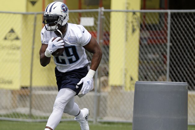Tennessee Titans running back DeMarco Murray runs a drill during the team's organized team activity at its NFL football training facility Tuesday, May 23, 2017, in Nashville, Tenn. (AP Photo/Mark Humphrey)