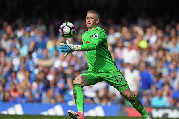 LONDON, ENGLAND - MAY 21: Jordan Pickford of Sunderland in action during the Premier League match between Chelsea and Sunderland at Stamford Bridge on May 21, 2017 in London, England.  (Photo by Shaun Botterill/Getty Images)