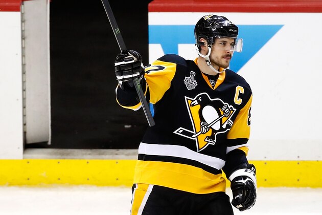 PITTSBURGH, PA - JUNE 08:  Sidney Crosby #87 of the Pittsburgh Penguins acknowledges the fans after defeating the Nashville Predators in Game Five of the 2017 NHL Stanley Cup Final at PPG PAINTS Arena on June 8, 2017 in Pittsburgh, Pennsylvania. The Penguins defeated the Predators 6-0.  (Photo by Gregory Shamus/Getty Images)