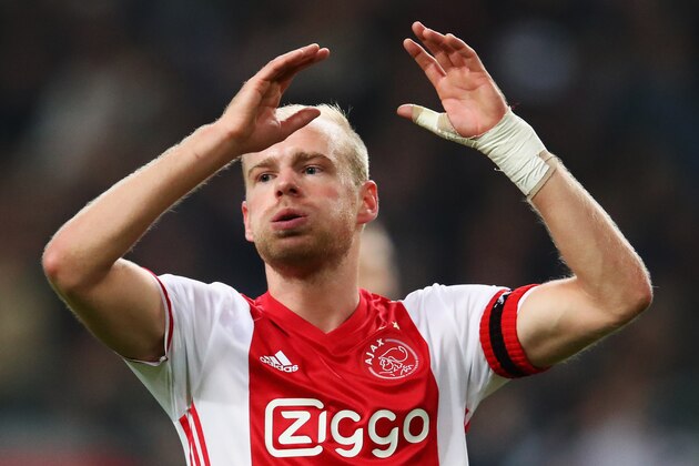 AMSTERDAM, NETHERLANDS - DECEMBER 18:  Davy Klaassen of Ajax reacts to mised chance on goal during the Eredivisie match between Ajax Amsterdam and PSV Eindhoven held at Amsterdam Arena on December 18, 2016 in Amsterdam, Netherlands.  (Photo by Dean Mouhtaropoulos/Getty Images)