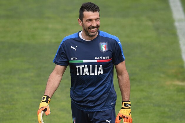FLORENCE, ITALY - JUNE 10:  Gianluigi Buffon  of Italy looks on during the training session at Coverciano on June 10, 2017 in Florence, Italy.  (Photo by Claudio Villa/Getty Images)