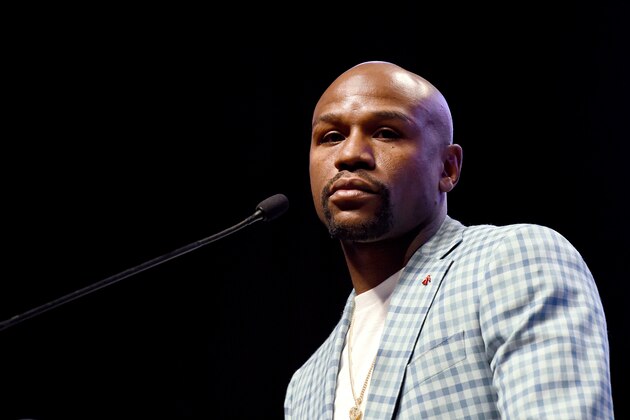 LAS VEGAS, NV - JUNE 02:  Boxer Floyd Mayweather Jr. speaks as he is inducted into the Southern Nevada Sports Hall of Fame at the Orleans Arena on June 2, 2017 in Las Vegas, Nevada.  (Photo by Ethan Miller/Getty Images)