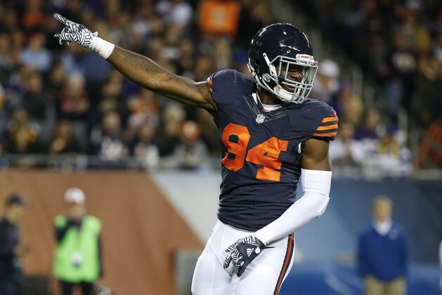 Chicago Bears outside linebacker Leonard Floyd (94) celebrates sacking Minnesota Vikings quarterback Sam Bradford during the first half of an NFL football game in Chicago, Monday, Oct. 31, 2016. (AP Photo/Nam Y. Huh) Chicago Bears outside linebacker Leonard Floyd (94) celebrates sacking Minnesota Vikings quarterback Sam Bradford during the first half of an NFL football game in Chicago, Monday, Oct. 31, 2016. (AP Photo/Nam Y. Huh)