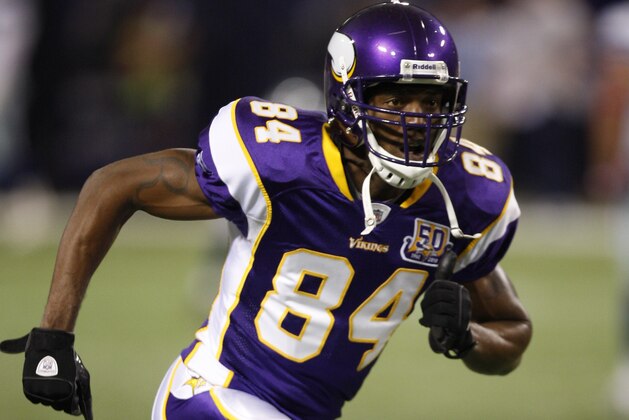 Minnesota Vikings wide receiver Randy Moss (84) warms up before an NFL football game between the Minnesota Vikings and the Dallas Cowboys Sunday, Oct. 17, 2010 in Minneapolis.(AP Photo/Andy King)