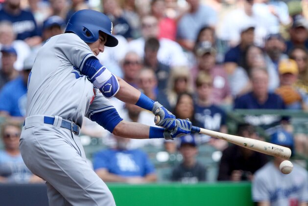 MILWAUKEE, WI - MAY 03:  Cody Bellinger #35 of the Los Angeles Dodgers swings at a pitch in the first inning against the Milwaukee Brewers at Miller Park on June 3, 2017 in Milwaukee, Wisconsin. (Photo by Dylan Buell/Getty Images)