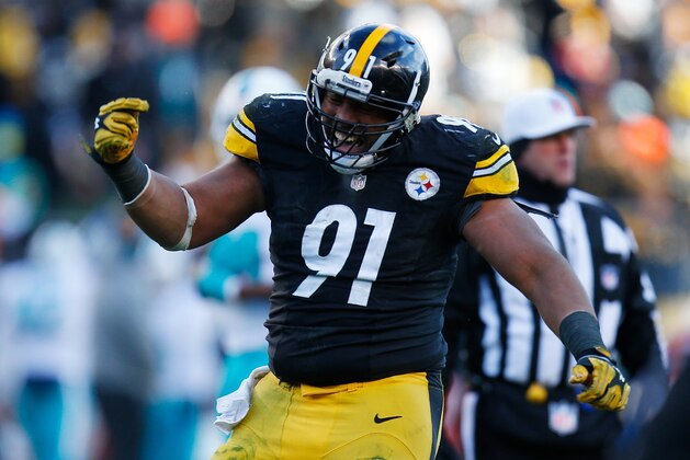 PITTSBURGH, PA - JANUARY 08:  Stephon Tuitt #91 of the Pittsburgh Steelers reacts after a defensive stop in the second half during the AFC Wild Card Playoff game against the Miami Dolphins at Heinz Field on January 8, 2017 in Pittsburgh, Pennsylvania. (Photo by Justin K. Aller/Getty Images)