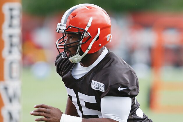 Cleveland Browns' Myles Garrett runs through drills during the team's organized team activity at its NFL football training facility Tuesday, June 6, 2017, in Berea, Ohio. (AP Photo/Ron Schwane)