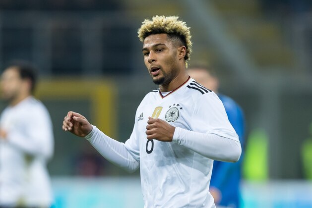 MILAN, ITALY - NOVEMBER 15: Serge Gnabry of Germany looks on during the International Friendly match between Italy and Germany at Giuseppe-Meazza-Stadion on November 15, 2016 in Milan, Italy. (Photo by TF-Images/Getty Images)