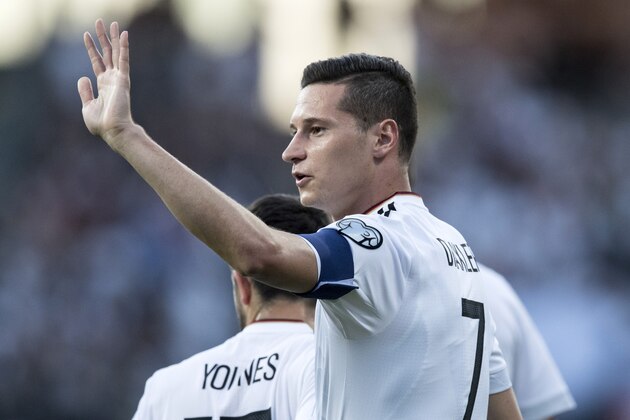 NUREMBERG, GERMANY - JUNE 10:  Julian Draxler of Germany celebrates after scoring his team's first goal during the FIFA 2018 World Cup Qualifier between Germany and San Marino at Stadion Nuernberg on June 10, 2017 in Nuremberg, Germany.  (Photo by Boris Streubel/Getty Images)