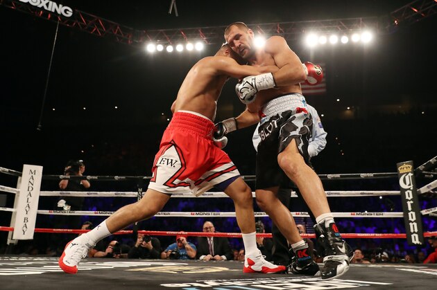 LAS VEGAS, NV - JUNE 17:  Andre Ward (L) and Sergey Kovalev battle during their light heavyweight championship bout at the Mandalay Bay Events Center on June 17, 2017 in Las Vegas, Nevada.  (Photo by Christian Petersen/Getty Images)