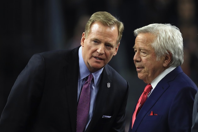 HOUSTON, TX - FEBRUARY 05:  National Football League commissioner Roger Goodell talks with team owner Robert Kraft during Super Bowl 51 at NRG Stadium on February 5, 2017 in Houston, Texas.  (Photo by Mike Ehrmann/Getty Images)