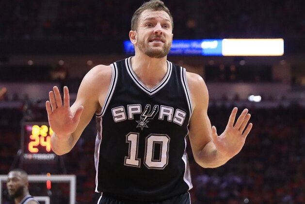 HOUSTON, TX - MAY 11:  David Lee #10 of the San Antonio Spurs reacts against the Houston Rockets during Game Six of the NBA Western Conference Semi-Finals at Toyota Center on May 11, 2017 in Houston, Texas.  NOTE TO USER: User expressly acknowledges and agrees that, by downloading and or using this photograph, User is consenting to the terms and conditions of the Getty Images License Agreement.  (Photo by Ronald Martinez/Getty Images)