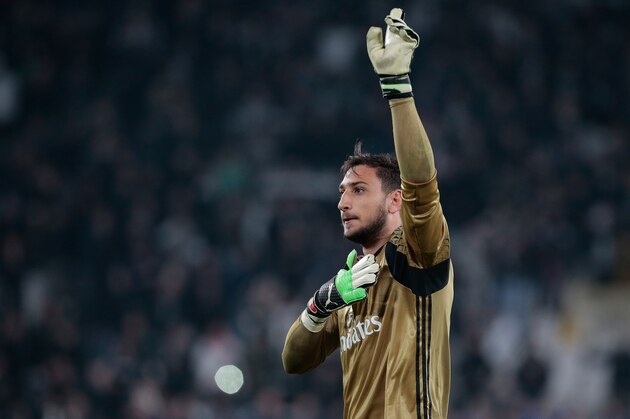 TURIN, ITALY - MARCH 10:  Gianluigi Donnarumma of AC Milan greets the fans at the end of the Serie A match between Juventus FC and AC Milan at Juventus Stadium on March 10, 2017 in Turin, Italy.  (Photo by Emilio Andreoli/Getty Images)