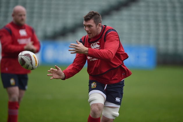 British and Irish Lions captain Peter O'Mahony passes the ball during a training session in Auckland on June 22, 2017, ahead of the first rugby union Test match against the New Zealand All Blacks on June 24. / AFP PHOTO / PETER PARKS        (Photo credit should read PETER PARKS/AFP/Getty Images)