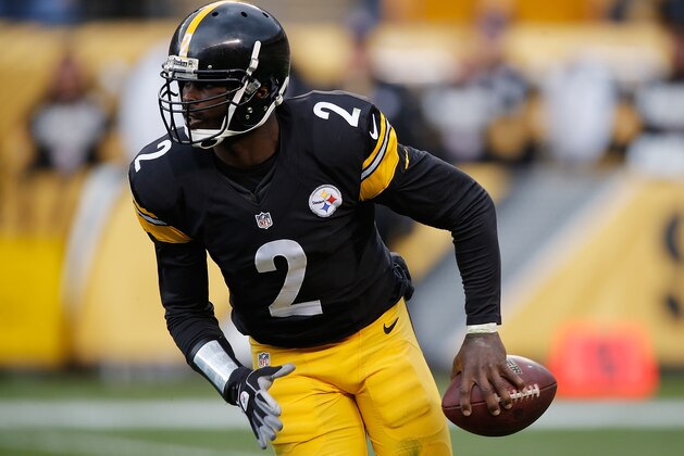 PITTSBURGH, PA - OCTOBER 18:  Mike Vick #2 of the Pittsburgh Steelers looks to pass against the Arizona Cardinals at Heinz Field on October 18, 2015 in Pittsburgh, Pennsylvania.  (Photo by Gregory Shamus/Getty Images)