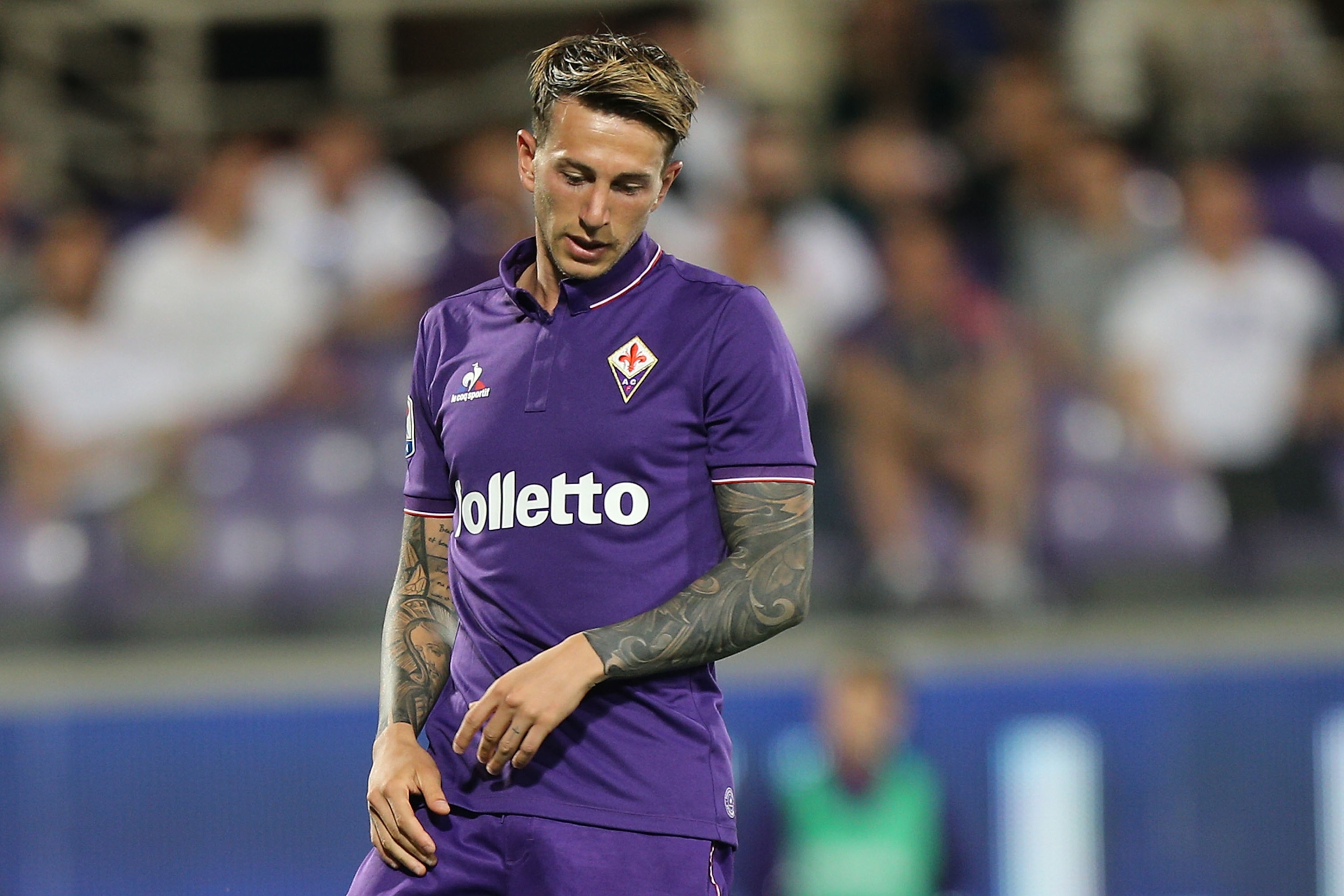 FLORENCE, ITALY - MAY 28: Federico Bernardeschi of ACF Fiorentina reacts during the Serie A match between ACF Fiorentina and Pescara Calcio at Stadio Artemio Franchi on May 28, 2017 in Florence, Italy.  (Photo by Gabriele Maltinti/Getty Images)