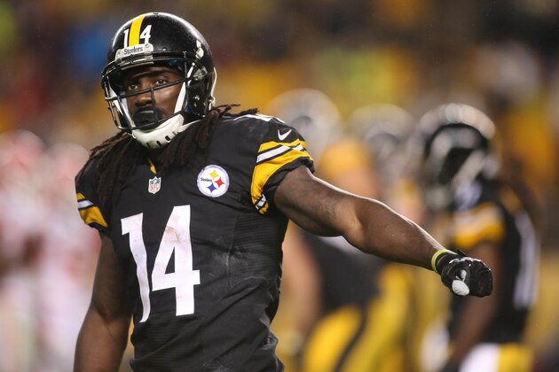 Oct 2, 2016; Pittsburgh, PA, USA; Pittsburgh Steelers wide receiver Sammie Coates (14) at the line of scrimmage against the Kansas City Chiefs during the third quarter at Heinz Field. The Steelers won 43-14. Mandatory Credit: Charles LeClaire-USA TODAY Sports Oct 2, 2016; Pittsburgh, PA, USA; Pittsburgh Steelers wide receiver Sammie Coates (14) at the line of scrimmage against the Kansas City Chiefs during the third quarter at Heinz Field. The Steelers won 43-14. Mandatory Credit: Charles LeClaire-USA TODAY Sports