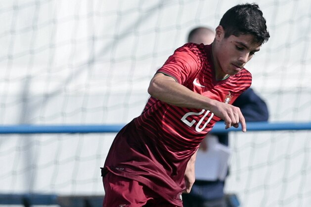 FERREIRAS, PORTUGAL - FEBRUARY 14: Pedro Neto of Portugal U17 during the U17 Algarve Cup Tournament Match between Portugal U17 and germany U17 on February 14, 2017 in Ferreiras, Portugal. (Photo by Ricardo Nascimento/Getty Images)