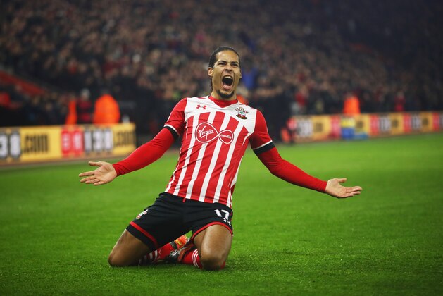SOUTHAMPTON, ENGLAND - DECEMBER 28:  Virgil van Dijk of Southampton celebrates as he scores their first goal during the Premier League match between Southampton and Tottenham Hotspur at St Mary's Stadium on December 28, 2016 in Southampton, England.  (Photo by Julian Finney/Getty Images)
