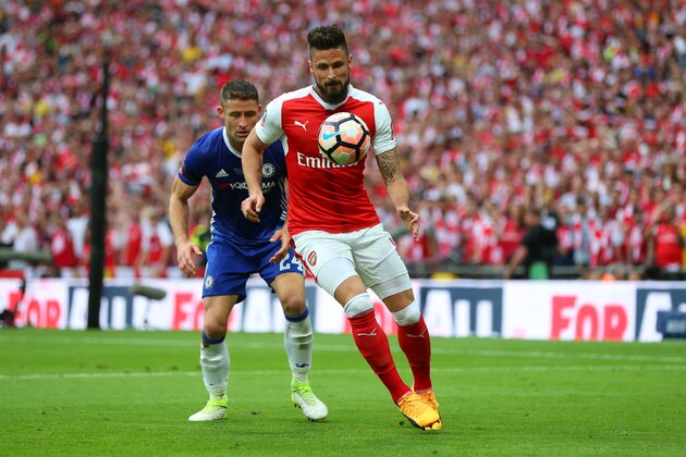 LONDON, ENGLAND - MAY 27: Gary Cahill of Chelsea and Olivier Giroud of Arsenal during the Emirates FA Cup Final match between Arsenal and Chelsea at Wembley Stadium on May 27, 2017 in London, England. (Photo by Catherine Ivill - AMA/Getty Images)