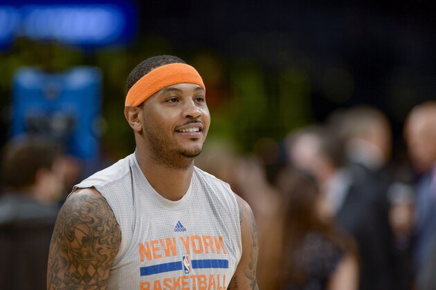 New York Knicks forward Carmelo Anthony warms up before the start of an NBA basketball game against the Los Angeles Lakers, Sunday, Dec. 11, 2016, in Los Angeles.(AP Photo/Gus Ruelas)