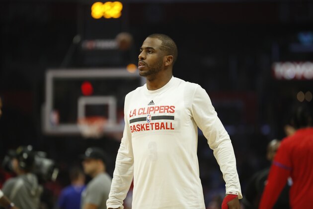 Los Angeles Clippers guard Chris Paul warms up before the team's NBA basketball game against the New York Knicks, Monday, March 20, 2017, in Los Angeles. (AP Photo/Ryan Kang)