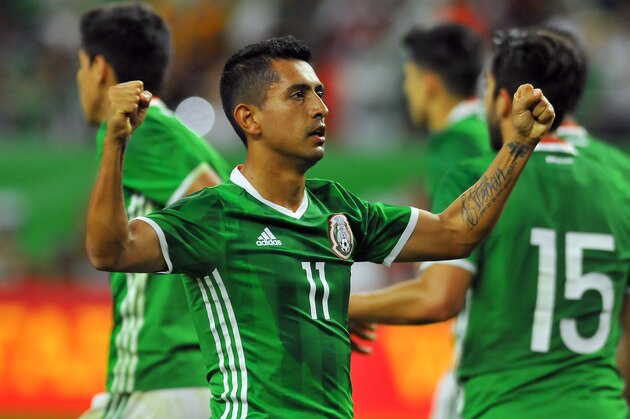 Mexico's Elias Hernandez celebrates his goal against Ghana during the friendly match between Mexico and Ghana at NRG stadium on June 28, 2017 in Houston, Texas. / AFP PHOTO / ROCIO VAZQUEZ        (Photo credit should read ROCIO VAZQUEZ/AFP/Getty Images)