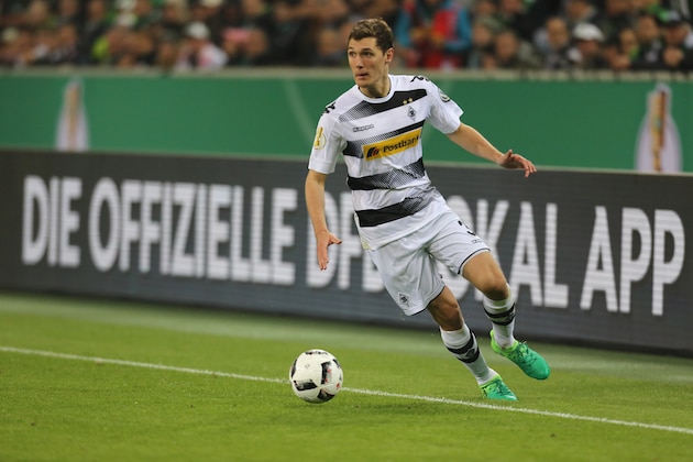 MOENCHENGLADBACH, GERMANY - APRIL 25: Andreas Christensen of Moenchengladbach controls the ball during the DFB Cup semi final match between Borussia Moenchengladbach and Eintracht Frankfurt at Borussia-Park on April 25, 2017 in Moenchengladbach, Germany. (Photo by TF-Images/Getty Images)