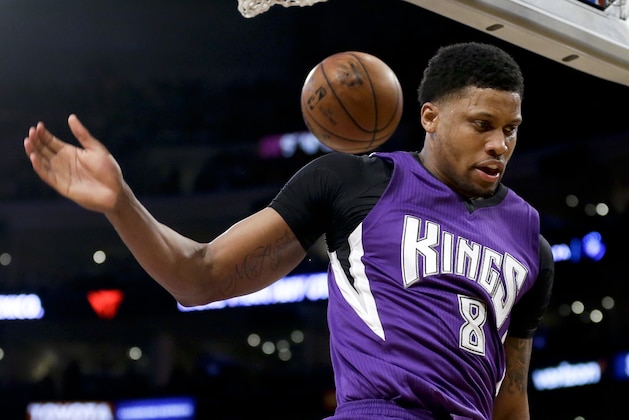 Sacramento Kings forward Rudy Gay scores against the Los Angeles Lakers during the first half of an NBA basketball game in Los Angeles, Tuesday, March 15, 2016. (AP Photo/Chris Carlson)