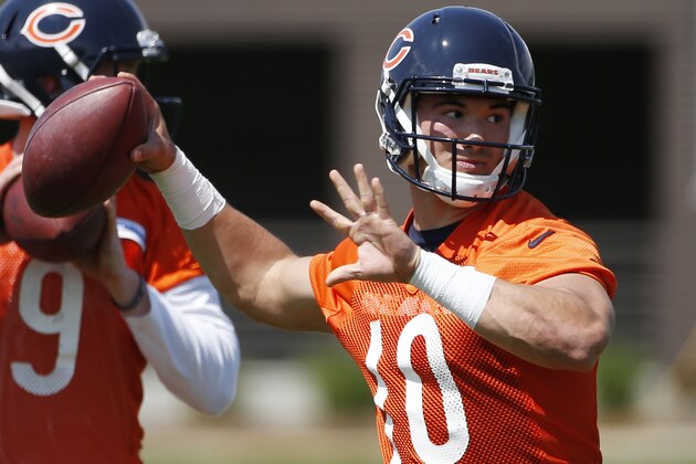Chicago Bears quarterback Mitchell Trubisky looks to pass during NFL football rookie minicamp in Lake Forest, Ill., Friday, May 12, 2017. (AP Photo/Nam Y. Huh) Chicago Bears quarterback Mitchell Trubisky looks to pass during NFL football rookie minicamp in Lake Forest, Ill., Friday, May 12, 2017. (AP Photo/Nam Y. Huh)