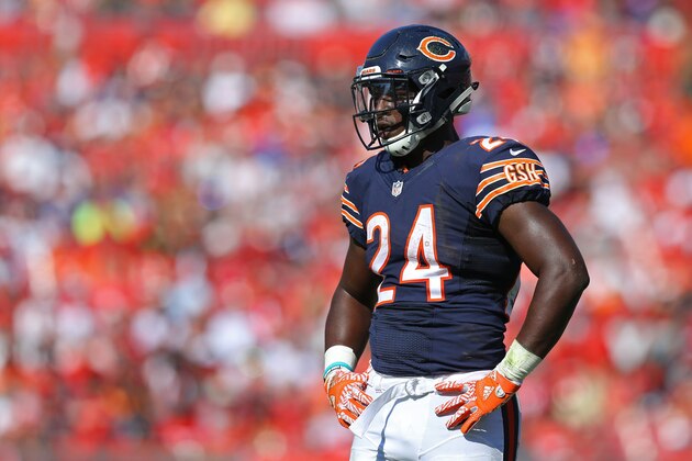 Nov 13, 2016; Tampa, FL, USA; Chicago Bears running back Jordan Howard (24) against the Tampa Bay Buccaneers at Raymond James Stadium. The Buccaneers won 36-10. Mandatory Credit: Aaron Doster-USA TODAY Sports Nov 13, 2016; Tampa, FL, USA; Chicago Bears running back Jordan Howard (24) against the Tampa Bay Buccaneers at Raymond James Stadium. The Buccaneers won 36-10. Mandatory Credit: Aaron Doster-USA TODAY Sports