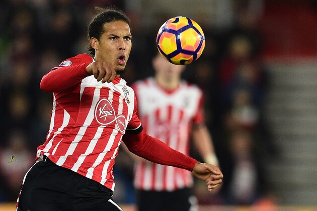 Southampton's Dutch defender Virgil van Dijk controls the ball during the English Premier League football match between Southampton and Everton at St Mary's Stadium in Southampton, southern England on November 27, 2016. / AFP / Glyn KIRK / RESTRICTED TO EDITORIAL USE. No use with unauthorized audio, video, data, fixture lists, club/league logos or 'live' services. Online in-match use limited to 75 images, no video emulation. No use in betting, games or single club/league/player publications.  /         (Photo credit should read GLYN KIRK/AFP/Getty Images)