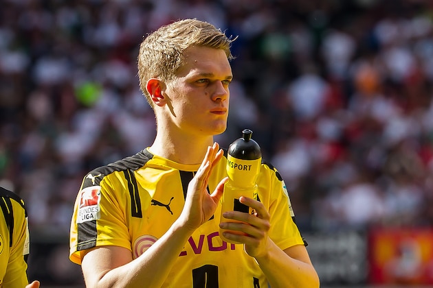 AUGSBURG, GERMANY - MAY 13: Matthias Ginter of Dortmund gestures during the Bundesliga match between FC Augsburg and Borussia Dortmund at the WWK-Arena on May 13, 2017 in Augsburg, Germany. (Photo by TF-Images/Getty Images)