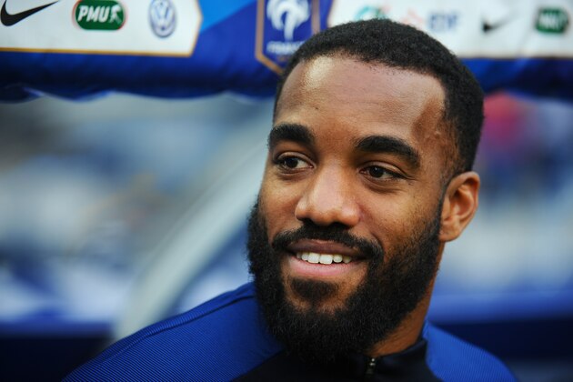 PARIS, FRANCE - JUNE 13:  Alexandre Lacazette of France reacts during warmup before the International friendly match between France and England at Stade de France on June 13, 2017 in Paris, France. (Photo by Frederic Stevens/Getty Images)