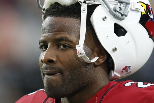 Arizona Cardinals cornerback Jerraud Powers (25) warms up prior to an NFL preseason football game against the Kansas City Chiefs, Saturday, Aug. 15, 2015, in Glendale, Ariz. (AP Photo/Rick Scuteri)