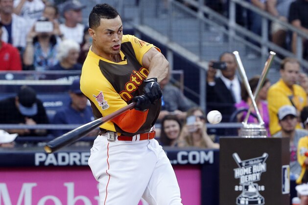 National Leagues Giancarlo Stanton, of the Miami Marlins, hits during the MLB baseball All-Star Home Run Derby, Monday, July 11, 2016, in San Diego. (AP Photo/Lenny Ignelzi)