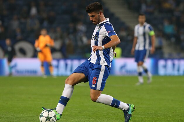 PORTO, PORTUGAL - NOVEMBER 2:  FC Porto's midfielder Ruben Neves in action during the UEFA Champions League match between FC Porto and Club Brugge KV at Estadio do Dragao on November 2, 2016 in Porto, Portugal.  (Photo by Gualter Fatia/Getty Images)