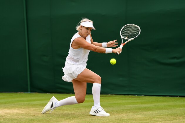 LONDON, ENGLAND - JULY 04: Bethanie Mattek-Sands of The United States plays a backhand during the Ladies Singles first round match against Magda Linette of Poland on day two of the Wimbledon Lawn Tennis Championships at the All England Lawn Tennis and Croquet Club on July 4, 2017 in London, England. (Photo by Shaun Botterill/Getty Images) LONDON, ENGLAND - JULY 04: Bethanie Mattek-Sands of The United States plays a backhand during the Ladies Singles first round match against Magda Linette of Poland on day two of the Wimbledon Lawn Tennis Championships at the All England Lawn Tennis and Croquet Club on July 4, 2017 in London, England. (Photo by Shaun Botterill/Getty Images)