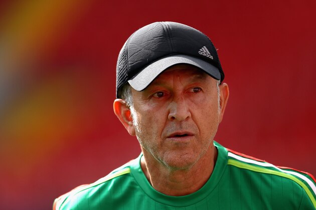 MOSCOW, RUSSIA - JULY 01:  Mexico coach Juan Carlos Osorio looks on during the Mexico training sessionon July 1, 2017 in Moscow, Russia.  (Photo by Francois Nel/Getty Images)