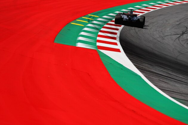 SPIELBERG, AUSTRIA - JULY 07: Lewis Hamilton of Great Britain driving the (44) Mercedes AMG Petronas F1 Team Mercedes F1 WO8 on track during practice for the Formula One Grand Prix of Austria at Red Bull Ring on July 7, 2017 in Spielberg, Austria.  (Photo by Mark Thompson/Getty Images)