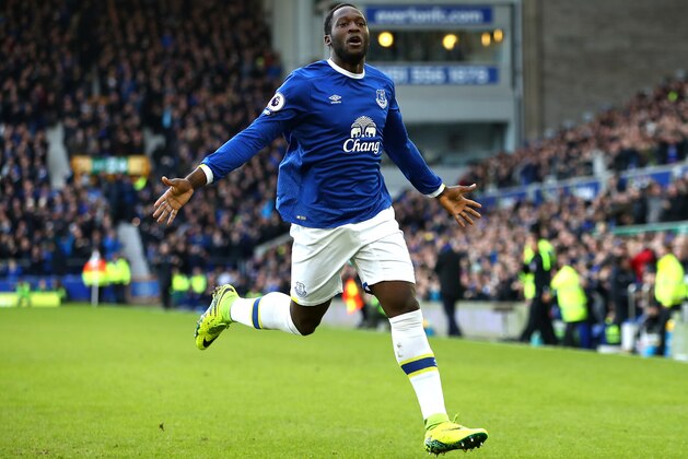 LIVERPOOL, ENGLAND - FEBRUARY 04:  Romelu Lukaku of Everton celebrates scoring his sides first goal during the Premier League match between Everton and AFC Bournemouth at Goodison Park on February 4, 2017 in Liverpool, England.  (Photo by Clive Brunskill/Getty Images)