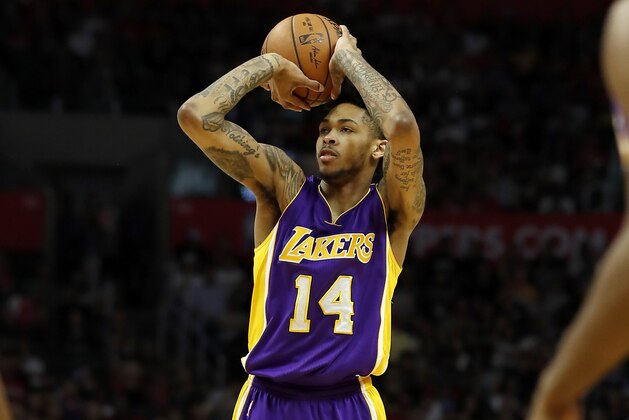 Los Angeles Lakers forward Brandon Ingram shoots during the second half of an NBA basketball game against the Los Angeles Clippers, Saturday, April 1, 2017, in Los Angeles.(AP Photo/Ryan Kang)