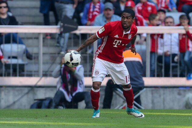 MUNICH, GERMANY - MAY 06: Douglas Costa de Souza of Munich controls the ball during the Bundesliga match between Bayern Muenchen and SV Darmstadt 98 at Allianz Arena on May 6, 2017 in Munich, Germany. (Photo by TF-Images/Getty Images)
