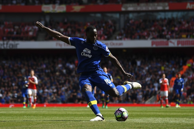 Everton's Belgian striker Romelu Lukaku strikes the ball during the English Premier League football match between Arsenal and Everton at the Emirates Stadium in London on May 21, 2017.  / AFP PHOTO / Justin TALLIS / RESTRICTED TO EDITORIAL USE. No use with unauthorized audio, video, data, fixture lists, club/league logos or 'live' services. Online in-match use limited to 75 images, no video emulation. No use in betting, games or single club/league/player publications.  /         (Photo credit should read JUSTIN TALLIS/AFP/Getty Images)