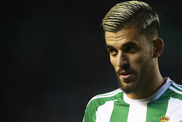 SEVILLE, SPAIN - MARCH 03: Dani Ceballos of Real Betis Balompie looks on during La Liga match between Real Betis Balompie and Real Sociedad de Futbol at Benito Villamarin Stadium on March 03, 2017 in Seville, Spain. (Photo by Aitor Alcalde Colomer/Getty Images) SEVILLE, SPAIN - MARCH 03: Dani Ceballos of Real Betis Balompie looks on during La Liga match between Real Betis Balompie and Real Sociedad de Futbol at Benito Villamarin Stadium on March 03, 2017 in Seville, Spain. (Photo by Aitor Alcalde Colomer/Getty Images)