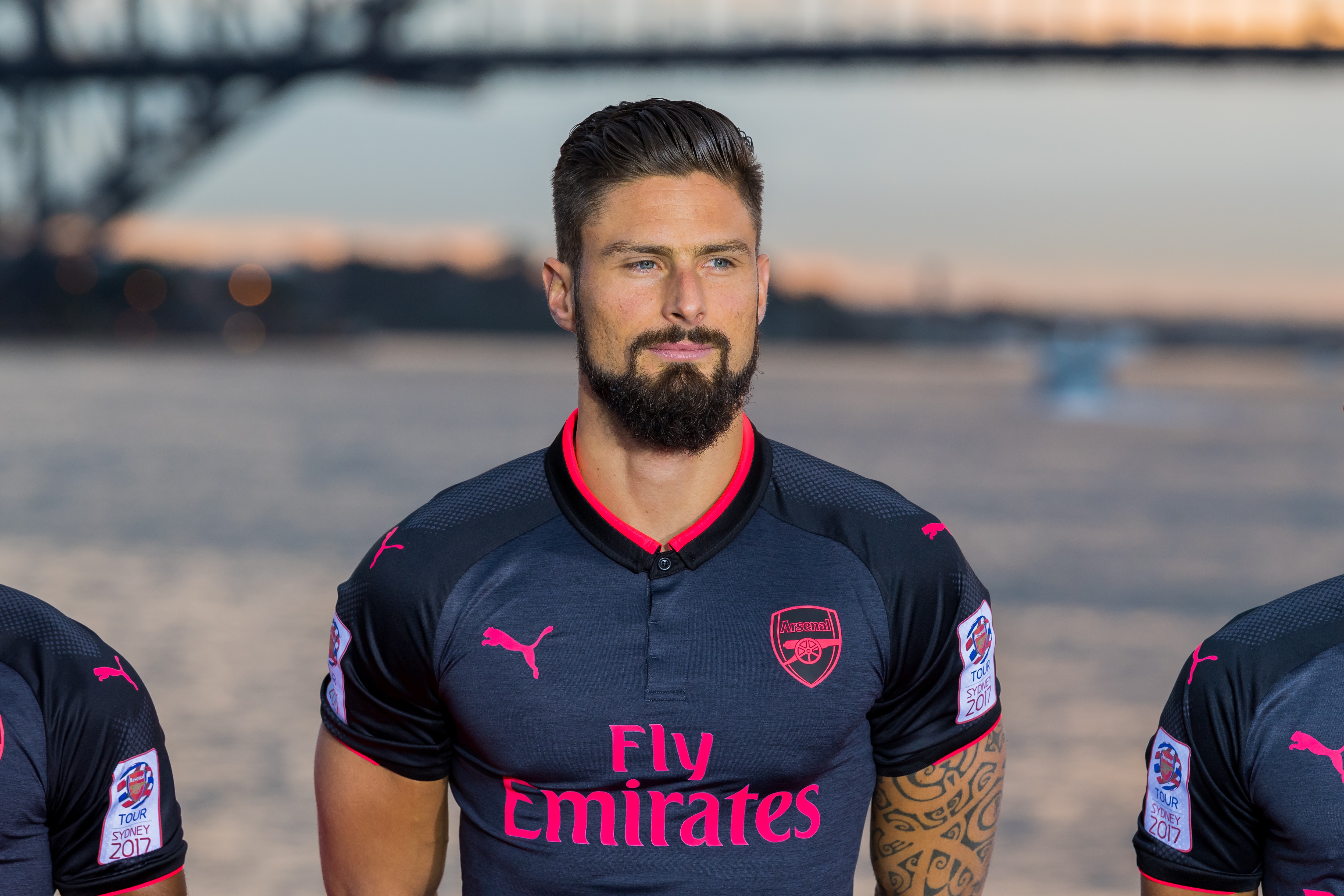 Olivier Giroud Says Leaving Arsenal 'Is an Option' Amid Everton